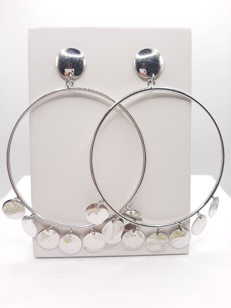 Brinco Argola Com Plaquinhas Embaixo