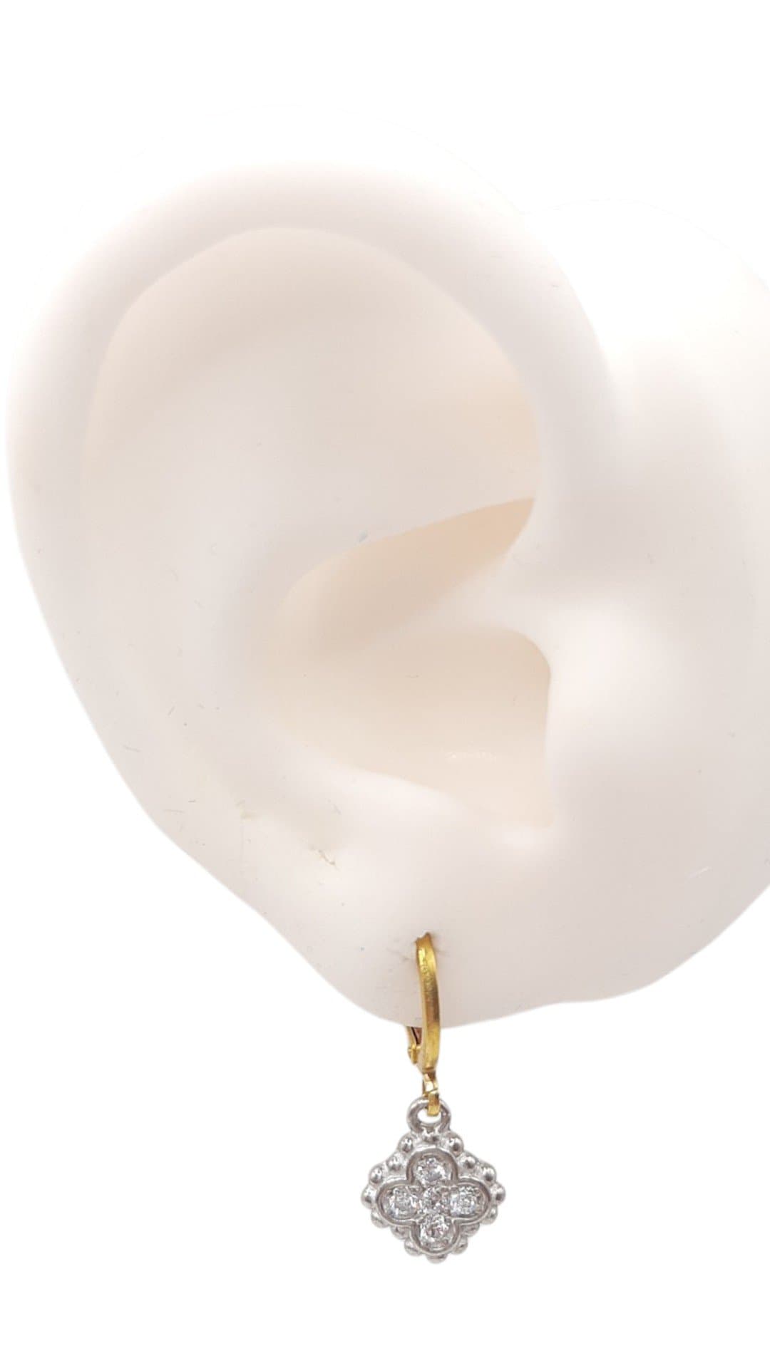 Brinco Argolinha Click Com Trevinho Cravejado miniatura 2