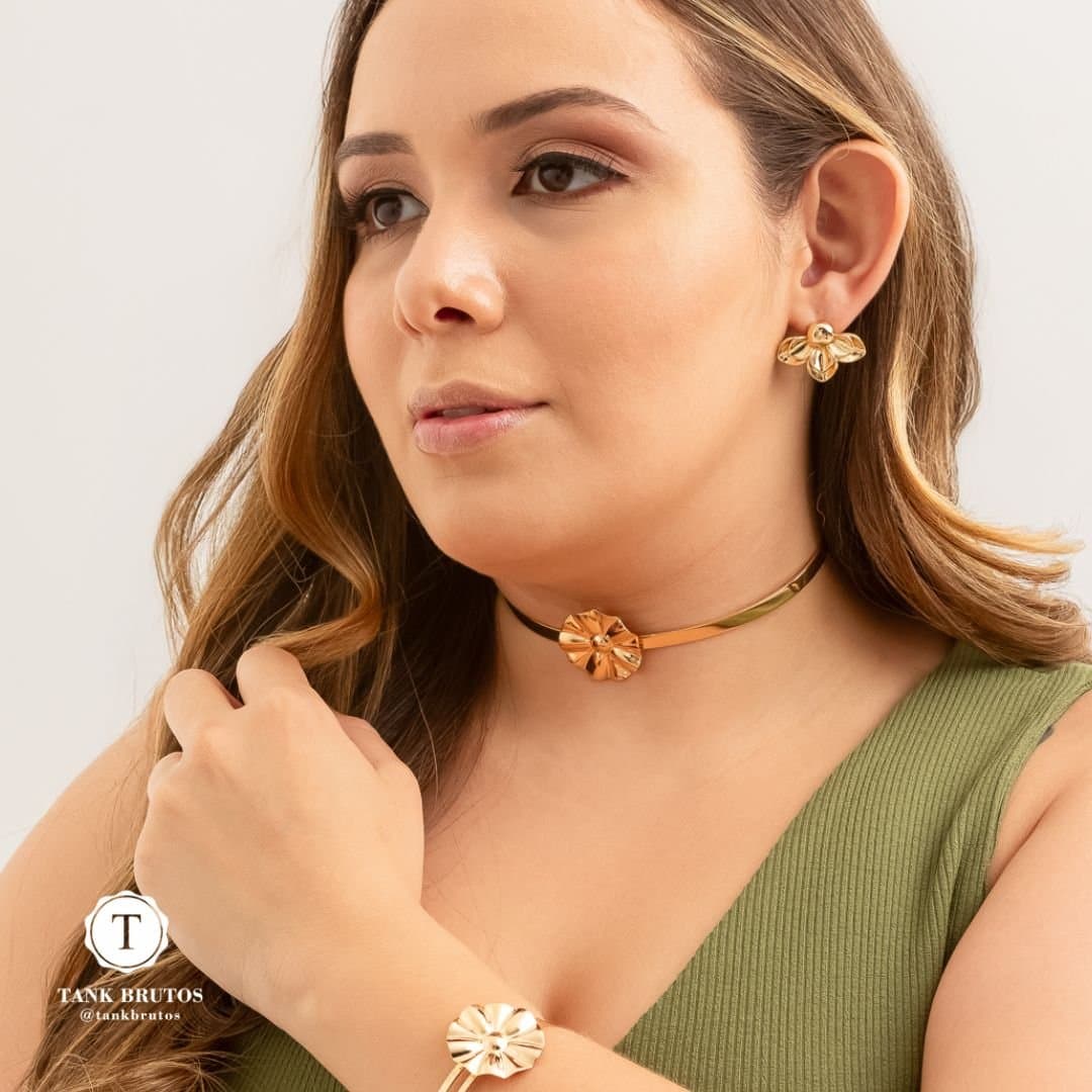 Gargantilha De Aro Com Flor