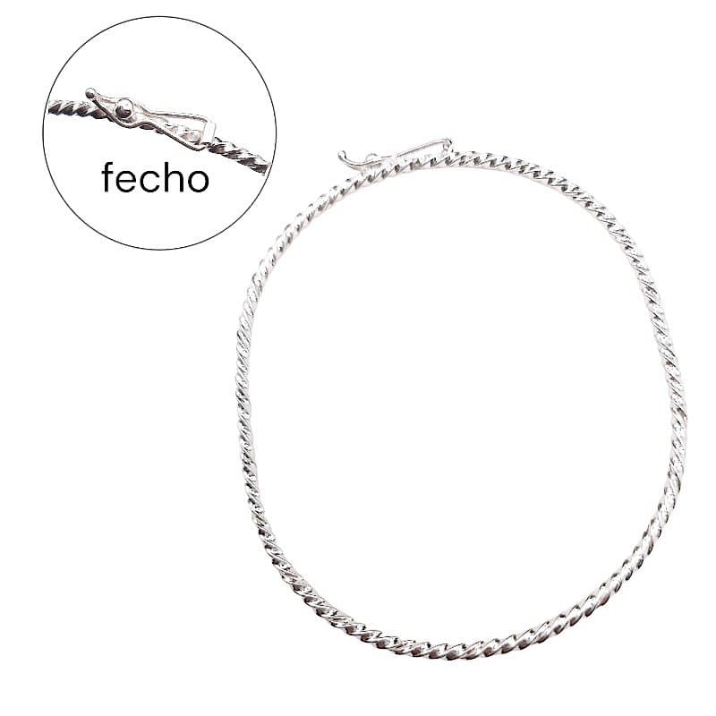 Bracelete Oval Torcido Com Fecho 2mm Prata 925