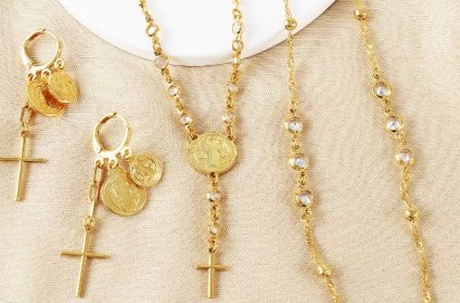 Libelula fabricante de semijoias em brutos