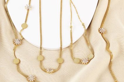 Libelula fabricante de semijoias em brutos