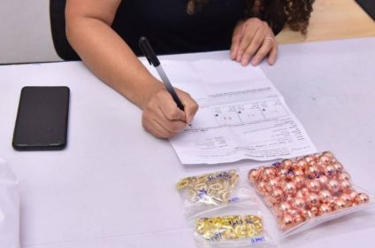 Peças com banho de semijoias feitas pela 4D Galvânica