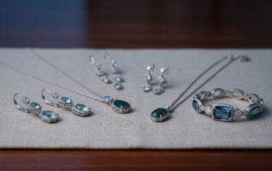 Os 7 melhores canais de venda online para semijoias